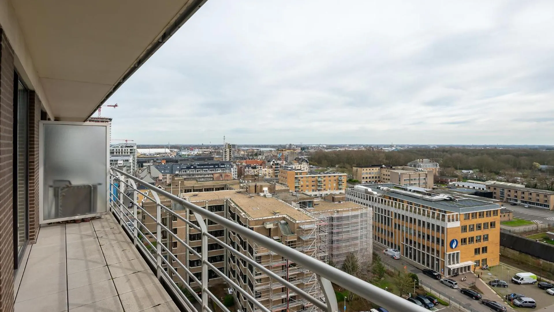 Stunning Views Over Ostend With Garage 0*,