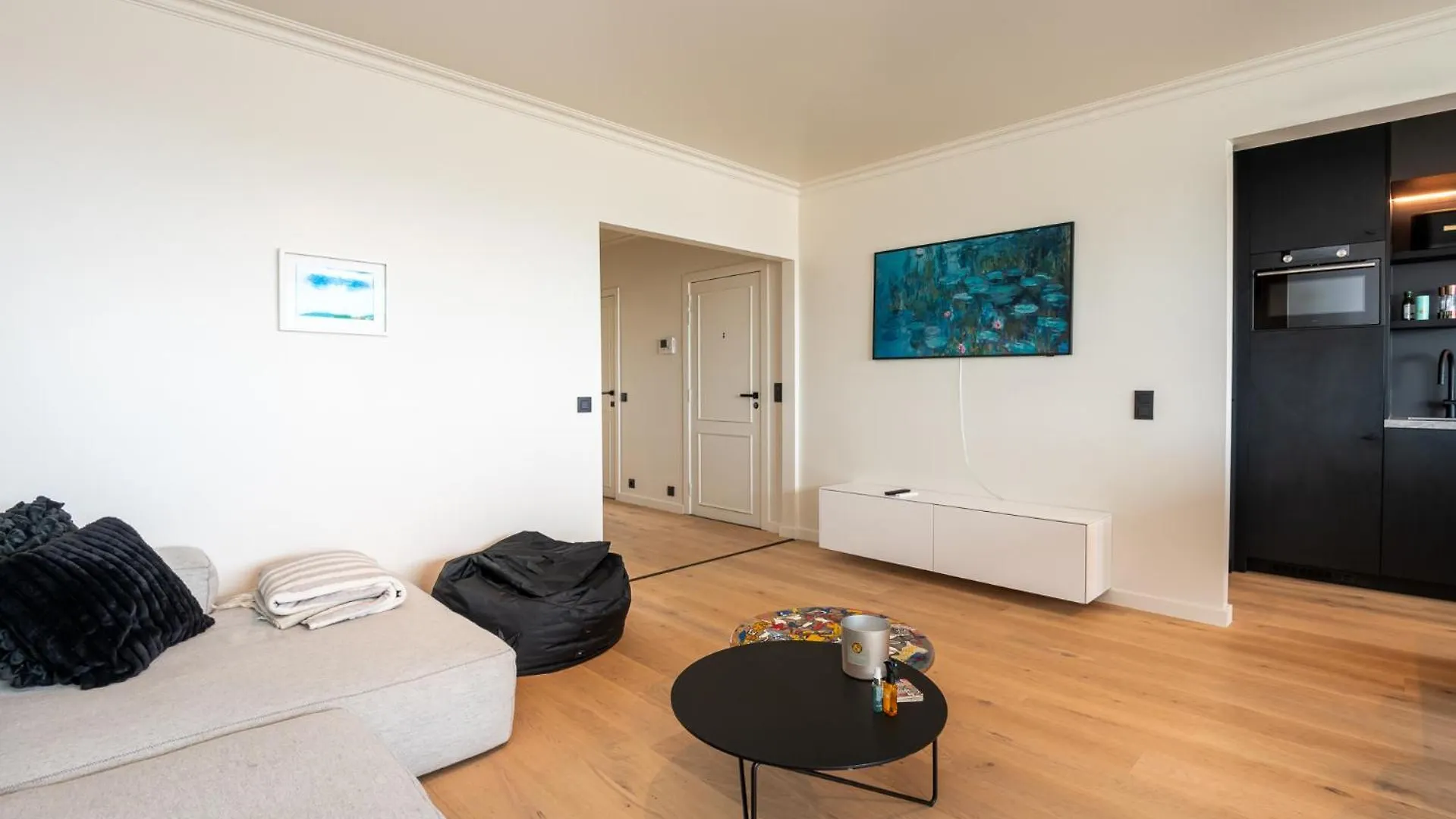 Stunning Views Over Ostend With Garage 0*,  Belgie