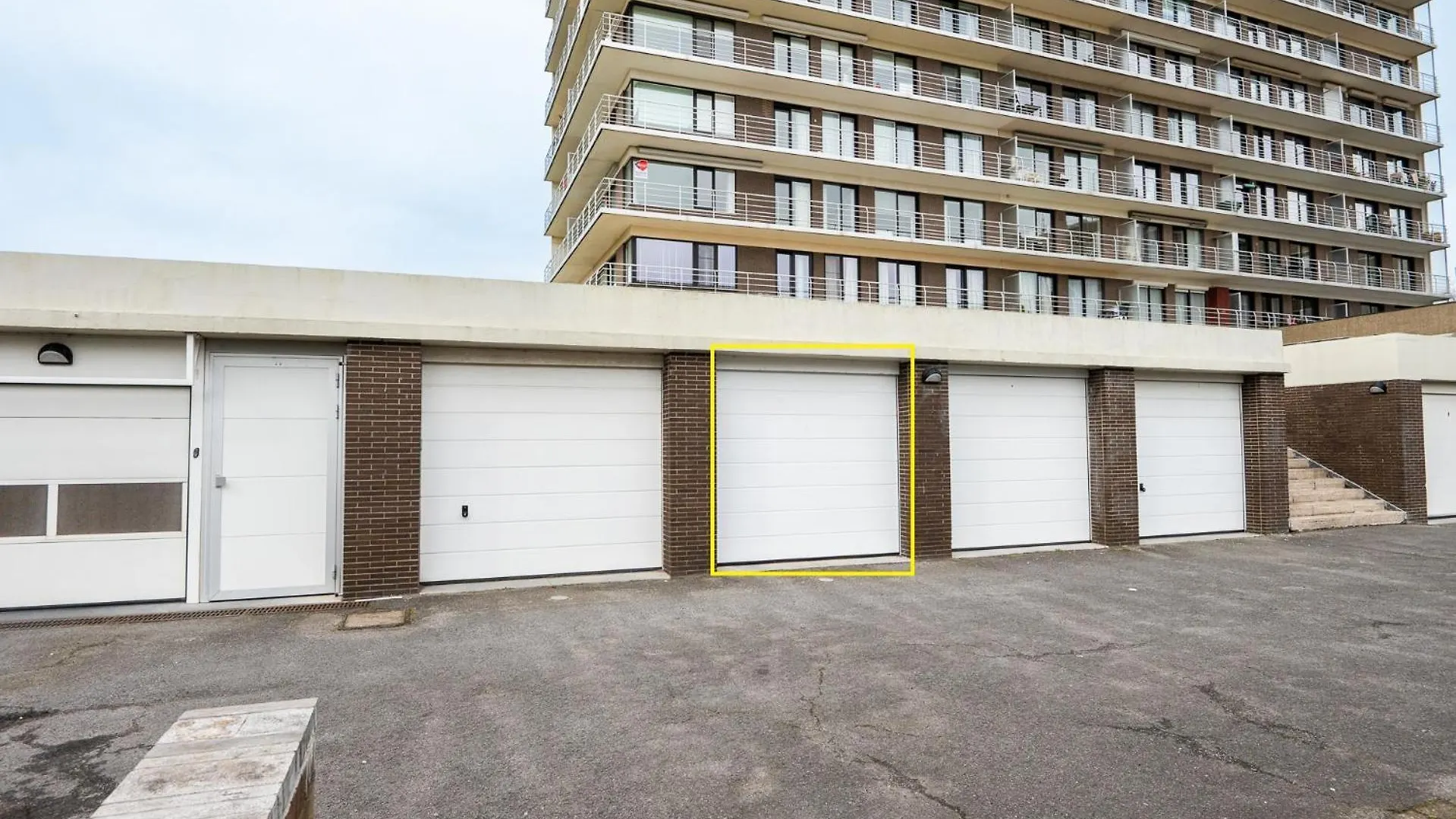 Stunning Views Over Ostend With Garage 0*,  Belgie